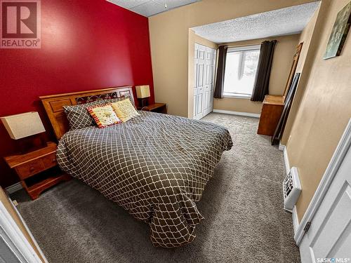 221 Dufferin Street E, Swift Current, SK - Indoor Photo Showing Bedroom