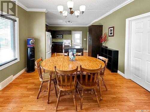 221 Dufferin Street E, Swift Current, SK - Indoor Photo Showing Dining Room