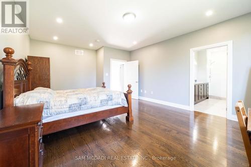 1029 Haig Boulevard, Mississauga, ON - Indoor Photo Showing Bedroom