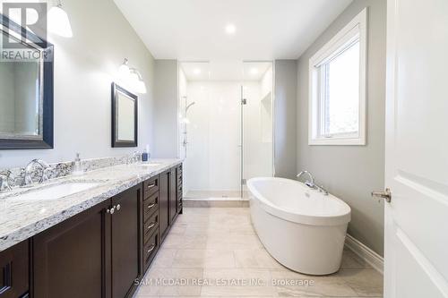 1029 Haig Boulevard, Mississauga, ON - Indoor Photo Showing Bathroom