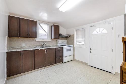 499 Maryland Street, Winnipeg, MB - Indoor Photo Showing Kitchen With Double Sink