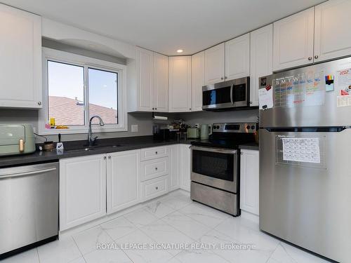 954 Ritson Rd S, Oshawa, ON - Indoor Photo Showing Kitchen