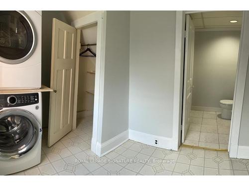 120 St Andrew'S St, Cambridge, ON - Indoor Photo Showing Laundry Room