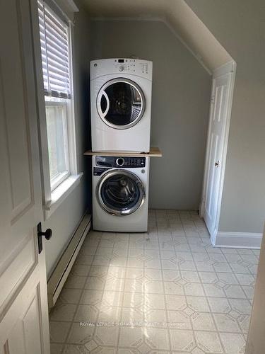 120 St Andrew'S St, Cambridge, ON - Indoor Photo Showing Laundry Room