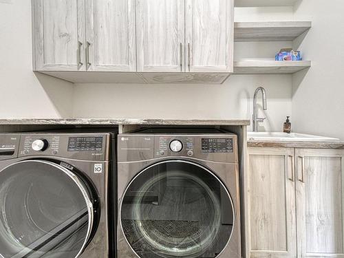 Salle de lavage - 565 Ch. Du Refuge, Lac-Supérieur, QC - Indoor Photo Showing Laundry Room