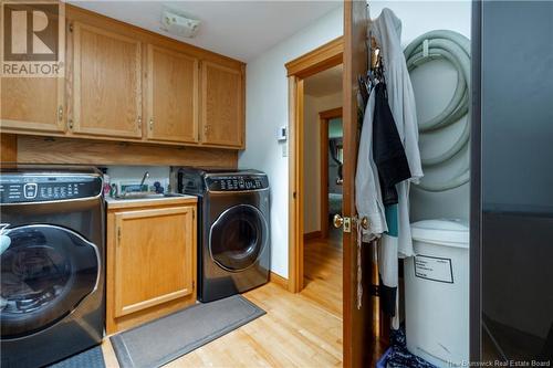 36 Elizabeth Parkway, Rothesay, NB - Indoor Photo Showing Laundry Room