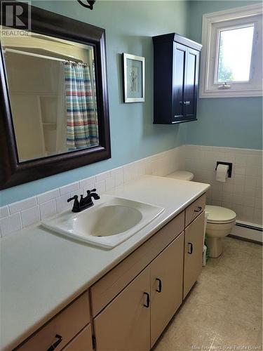 129 Helen Street, Woodstock, NB - Indoor Photo Showing Bathroom