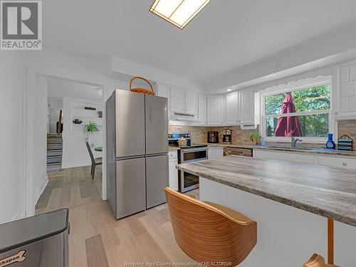 1517 Redwood, Kingsville, ON - Indoor Photo Showing Kitchen