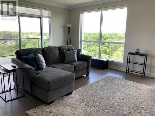 704 - 460 Callaway Road, London, ON - Indoor Photo Showing Living Room