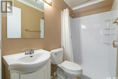 122 Penryn Crescent, Saskatoon, SK - Indoor Photo Showing Bathroom