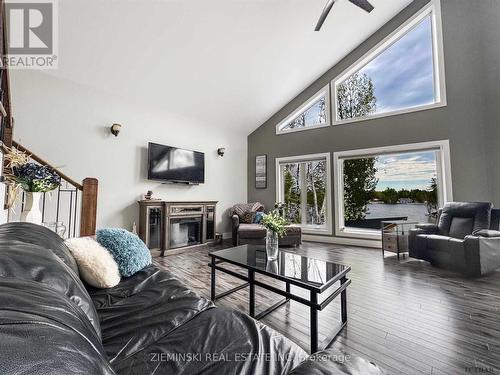 198 Nellie Lake Road W, Iroquois Falls, ON - Indoor Photo Showing Living Room