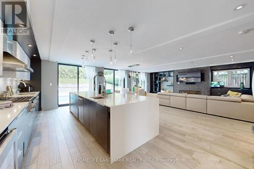 50 Ladyslipper Court, Markham, ON - Indoor Photo Showing Kitchen With Upgraded Kitchen