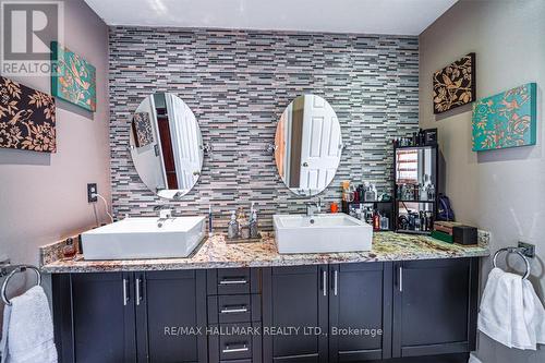 3 Marbrook Street, Richmond Hill, ON - Indoor Photo Showing Bathroom
