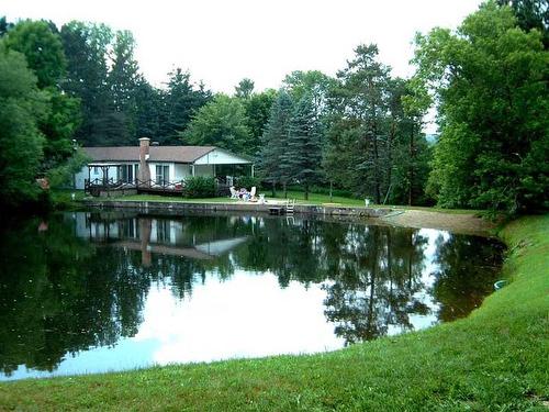 ExtÃ©rieur - 35 Rue Academy, Sutton, QC - Outdoor With Body Of Water