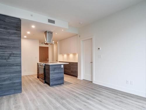 617-1628 Store St, Victoria, BC - Indoor Photo Showing Kitchen