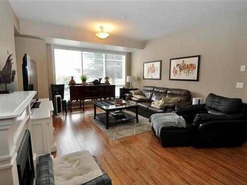 103-3550 Woodsdale Road, Lake Country, BC - Indoor Photo Showing Living Room