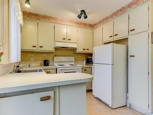 Kitchen - 3081 Rue Riel, Longueuil (Le Vieux-Longueuil), QC - Indoor Photo Showing Kitchen