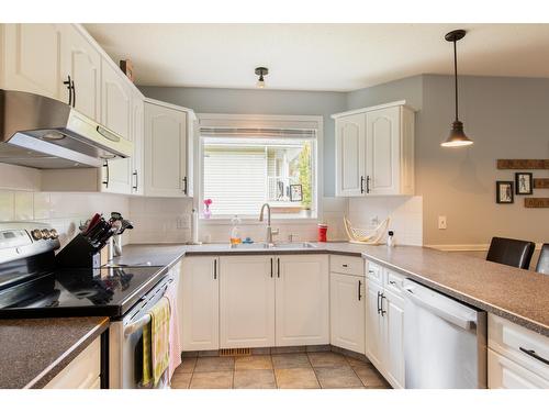 1512 Fir Crescent, Golden, BC - Indoor Photo Showing Kitchen With Double Sink