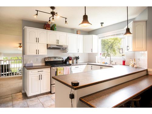 1512 Fir Crescent, Golden, BC - Indoor Photo Showing Kitchen