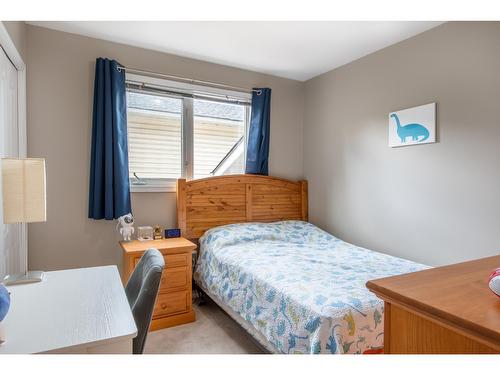 1512 Fir Crescent, Golden, BC - Indoor Photo Showing Bedroom