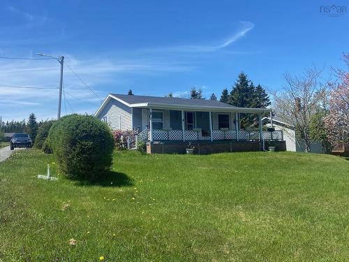 10 Lakeview Drive, St. Peter'S, NS 