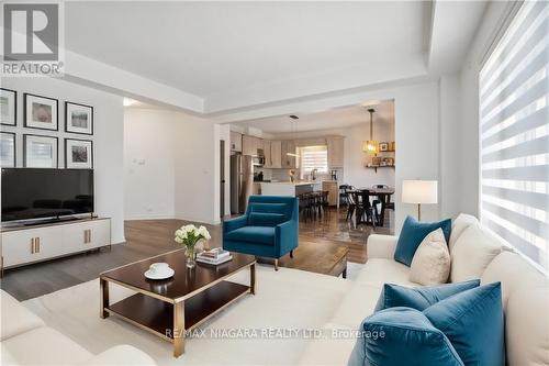 106 Spruce Crescent, Welland, ON - Indoor Photo Showing Living Room