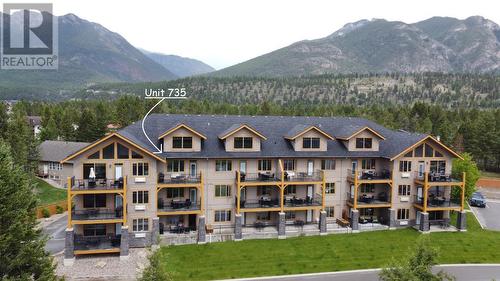 700 Bighorn Boulevard Unit# 735 C, Radium Hot Springs, BC - Outdoor With Balcony With Facade