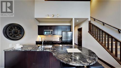 700 Bighorn Boulevard Unit# 735 C, Radium Hot Springs, BC - Indoor Photo Showing Kitchen