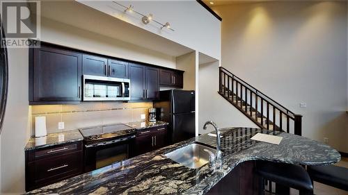 700 Bighorn Boulevard Unit# 735 C, Radium Hot Springs, BC - Indoor Photo Showing Kitchen