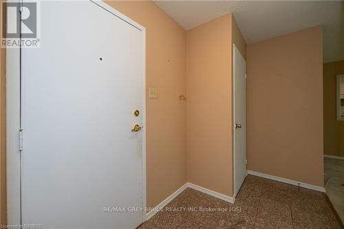 203 - 860 9Th Street E, Owen Sound, ON - Indoor Photo Showing Other Room