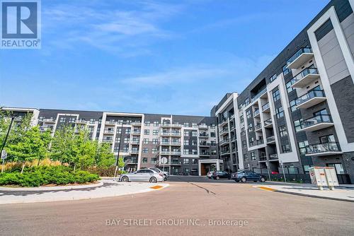 120 - 128 Grovewood Common, Oakville, ON - Outdoor With Facade