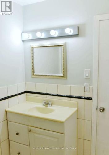 481 Fergo Avenue, Mississauga, ON - Indoor Photo Showing Bathroom