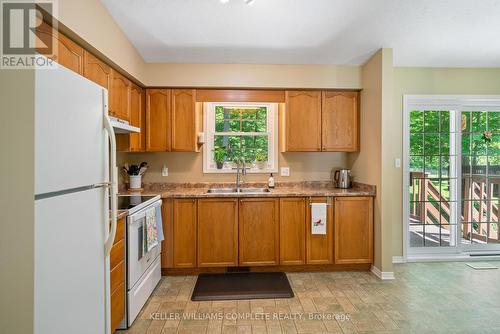 3534 Dominion Road, Fort Erie, ON - Indoor Photo Showing Kitchen With Double Sink