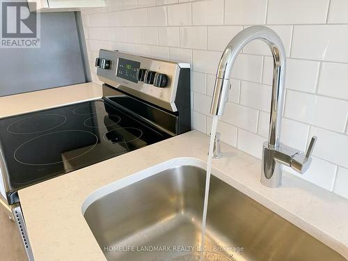 505 - 50 Kaitting Trail, Oakville, ON - Indoor Photo Showing Kitchen