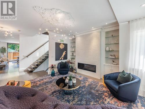 33 Blythwood Road, Toronto, ON - Indoor Photo Showing Living Room