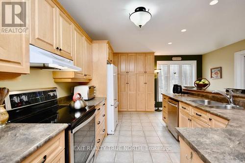 1400 Everton Road, Midland, ON - Indoor Photo Showing Kitchen With Double Sink