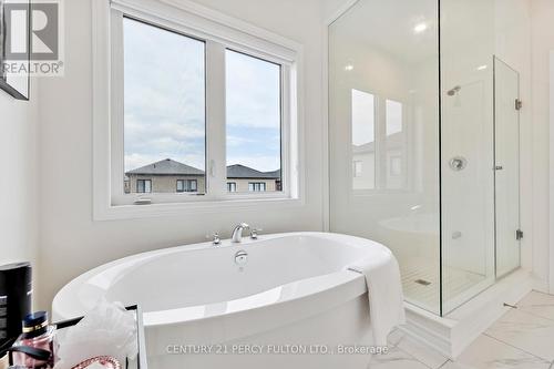 2137 Coppermine Street, Oshawa, ON - Indoor Photo Showing Bathroom