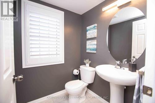 2 Autumn Harvest Road, Clarington, ON - Indoor Photo Showing Bathroom