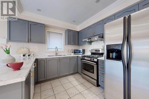 52 Monique Court, Markham, ON - Indoor Photo Showing Kitchen With Upgraded Kitchen