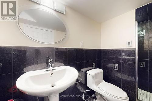 52 Monique Court, Markham, ON - Indoor Photo Showing Bathroom