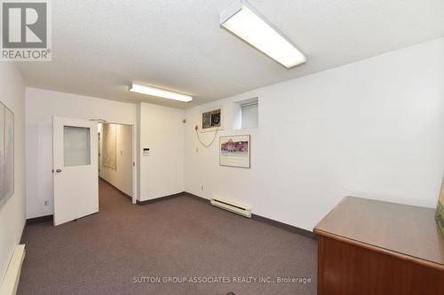 157 Gerrard Street E, Toronto, ON - Indoor Photo Showing Other Room