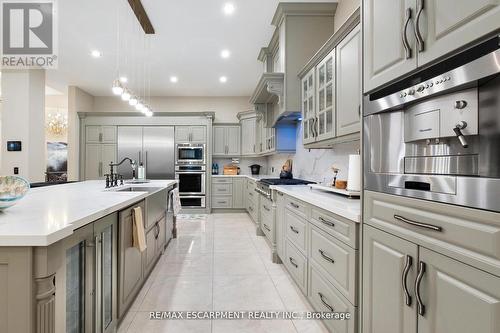 12 Morning Crescent, Aurora (Aurora Highlands), ON - Indoor Photo Showing Kitchen With Upgraded Kitchen