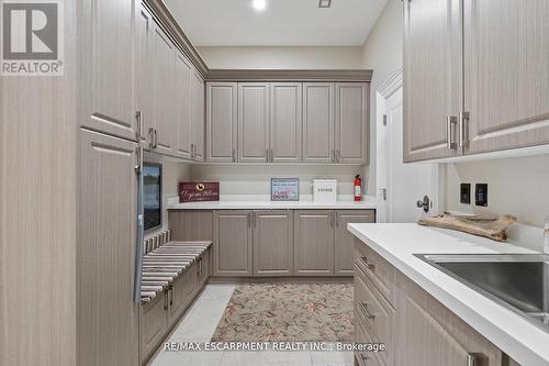 12 Morning Crescent, Aurora (Aurora Highlands), ON - Indoor Photo Showing Kitchen