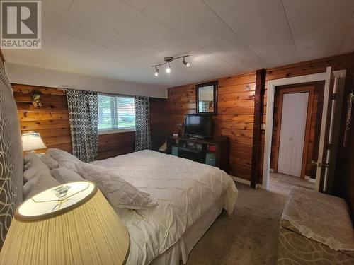 6503 Lakeshore Drive, Moberly Lake, BC - Indoor Photo Showing Bedroom