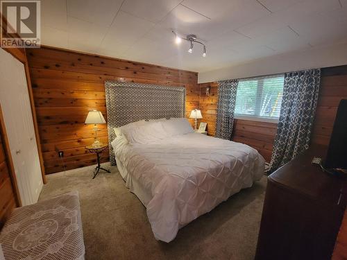 6503 Lakeshore Drive, Moberly Lake, BC - Indoor Photo Showing Bedroom