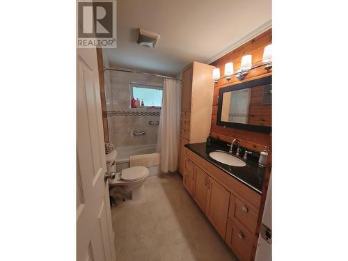 6503 Lakeshore Drive, Moberly Lake, BC - Indoor Photo Showing Bathroom