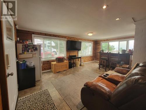 6503 Lakeshore Drive, Moberly Lake, BC - Indoor Photo Showing Living Room