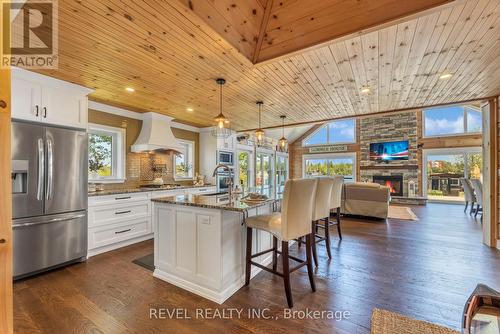 241 Raby'S Shore Drive, Kawartha Lakes (Fenelon Falls), ON - Indoor Photo Showing Kitchen With Upgraded Kitchen