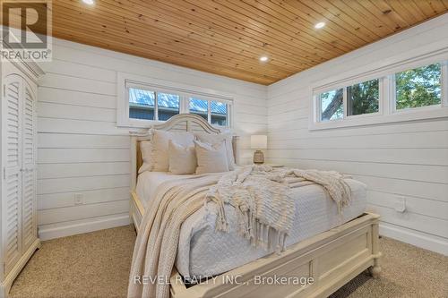 241 Raby'S Shore Drive, Kawartha Lakes (Fenelon Falls), ON - Indoor Photo Showing Bedroom