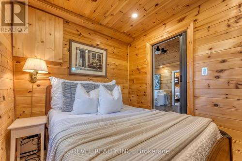 241 Raby'S Shore Drive, Kawartha Lakes (Fenelon Falls), ON - Indoor Photo Showing Bedroom